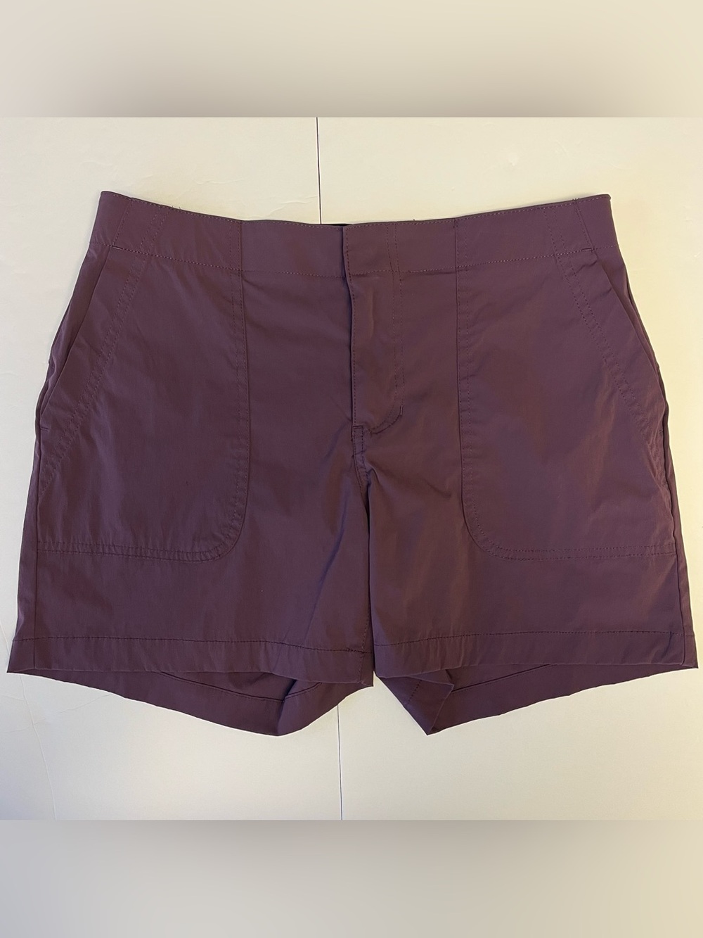 Eddie Bauer Women's Flat Front Stretch Performance Hiking Shorts Size 4 Purple
